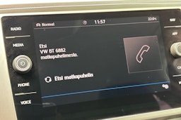 Sininen Volkswagen Passat 2019 kuva 19.