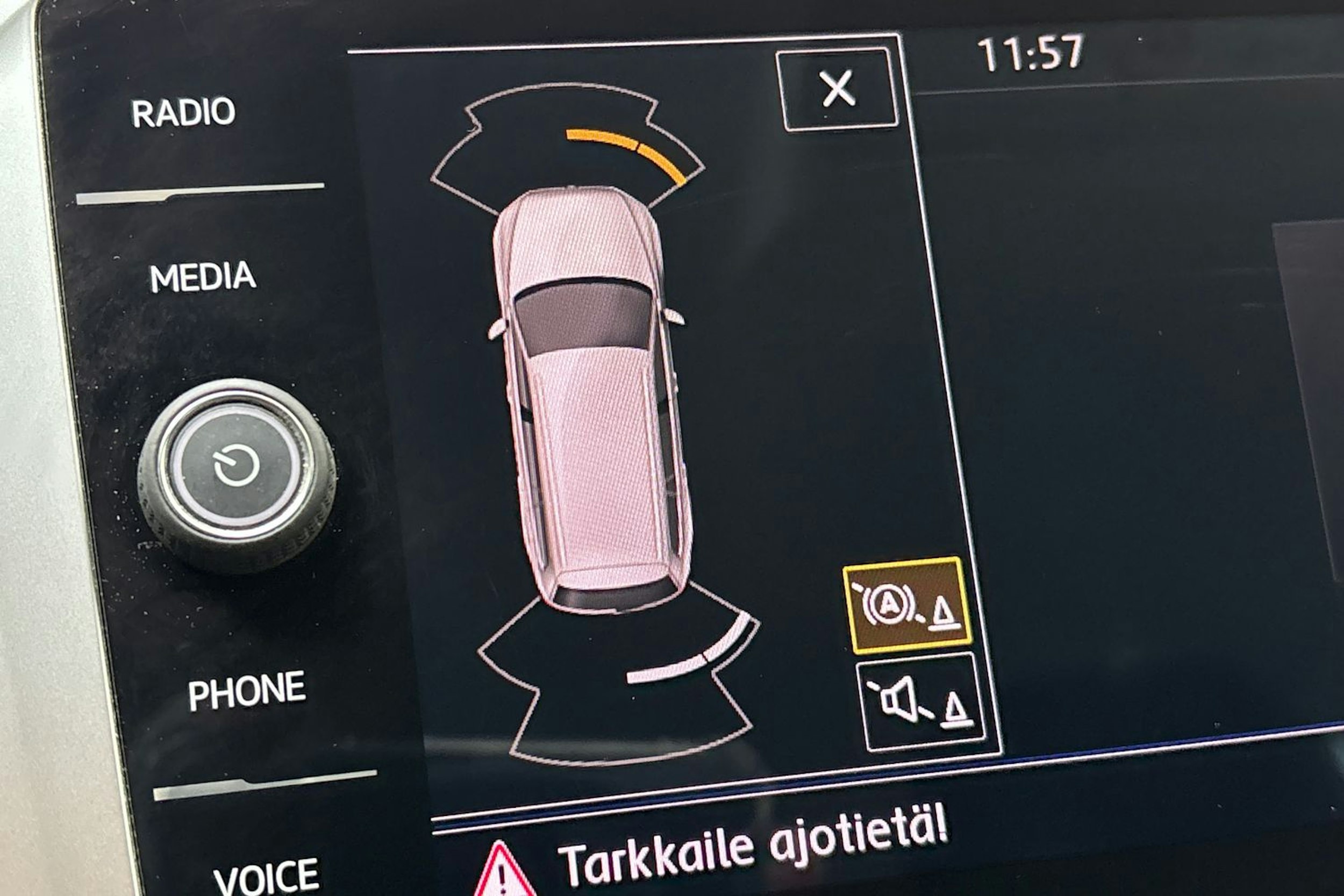 Sininen Volkswagen Passat 2019 kuva 20.