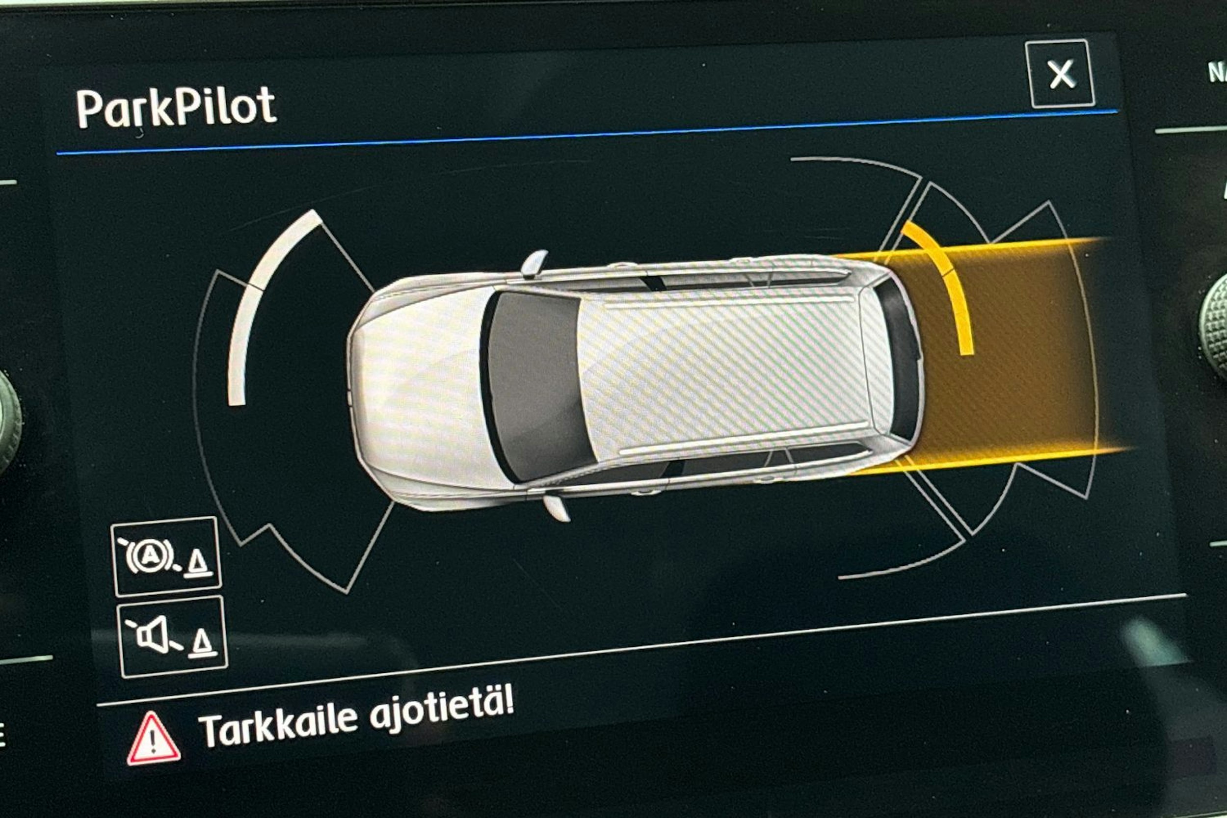 Sininen Volkswagen Passat 2019 kuva 21.