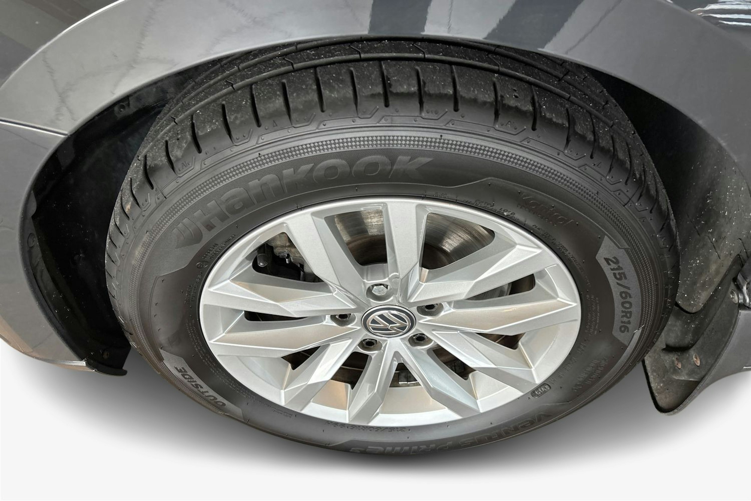harmaa Volkswagen Passat 2019 kuva 11.