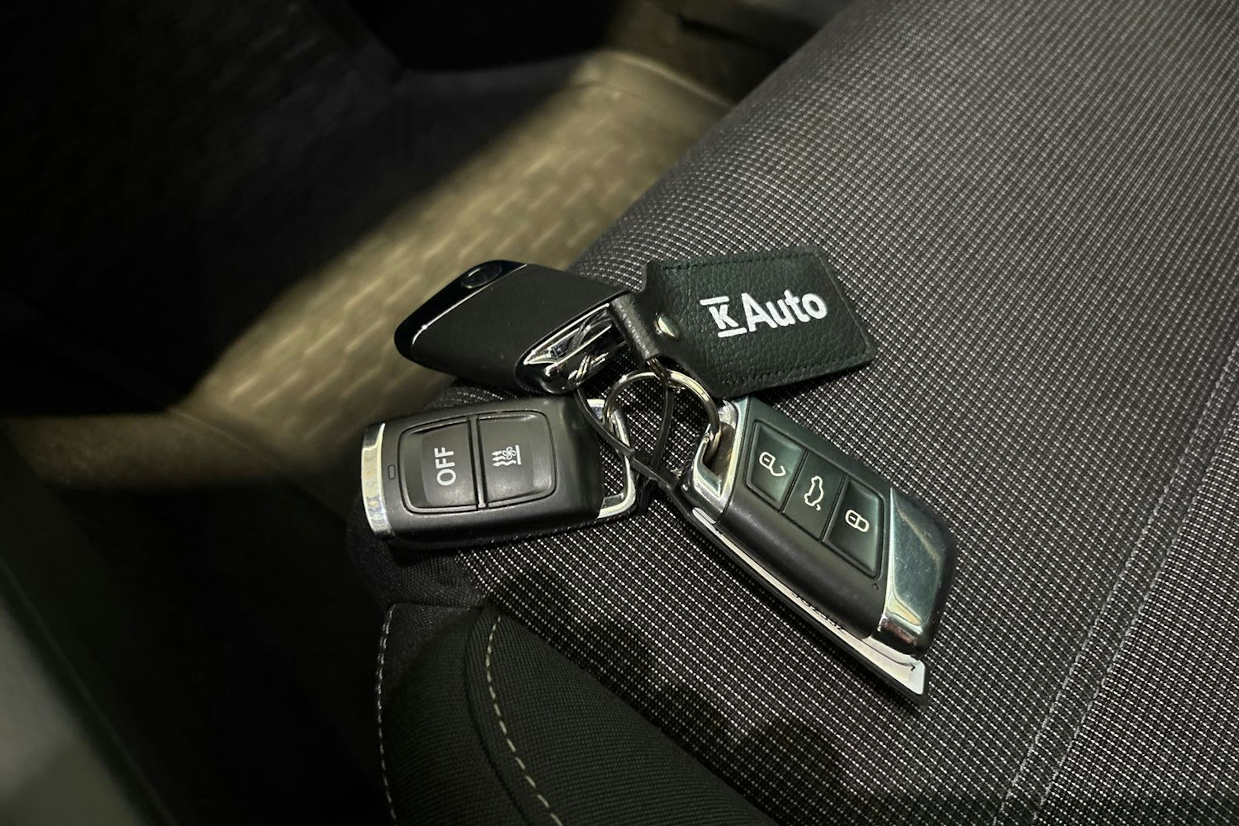 harmaa Volkswagen Passat 2019 kuva 19.