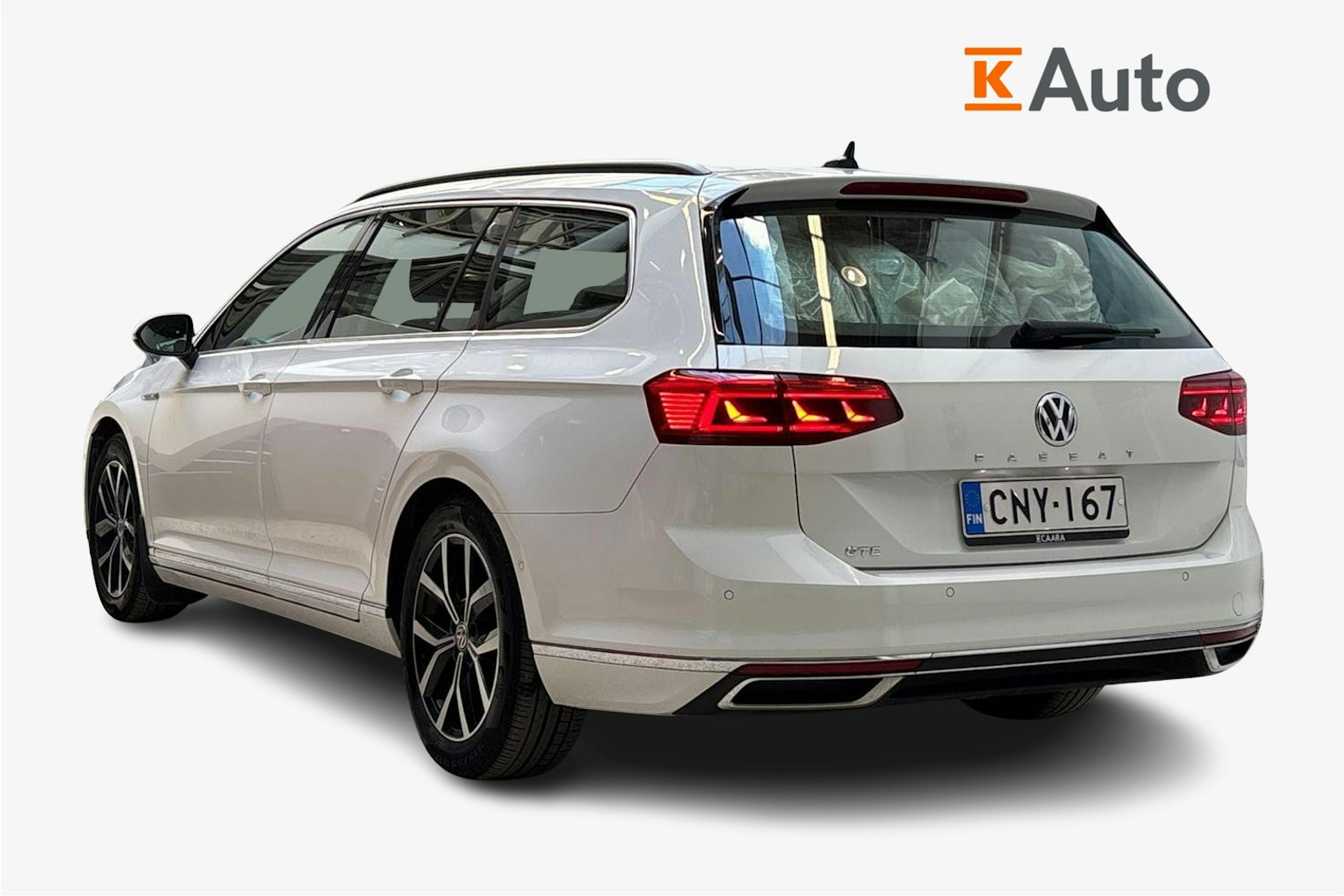 Valkoinen Volkswagen Passat 2020 kuva 2.