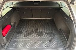 Valkoinen Volkswagen Passat 2020 kuva 15.