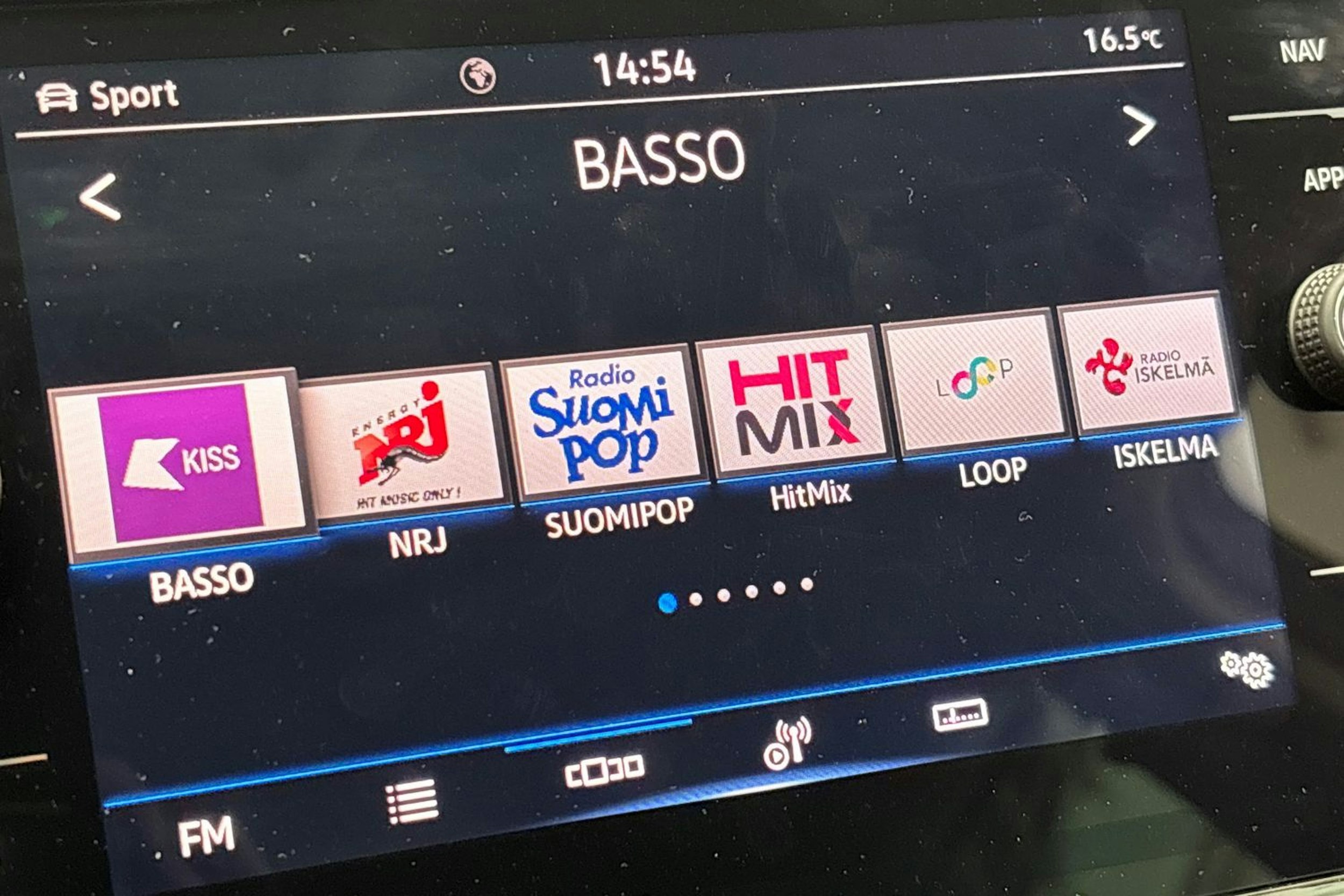 Valkoinen Volkswagen Passat 2020 kuva 23.