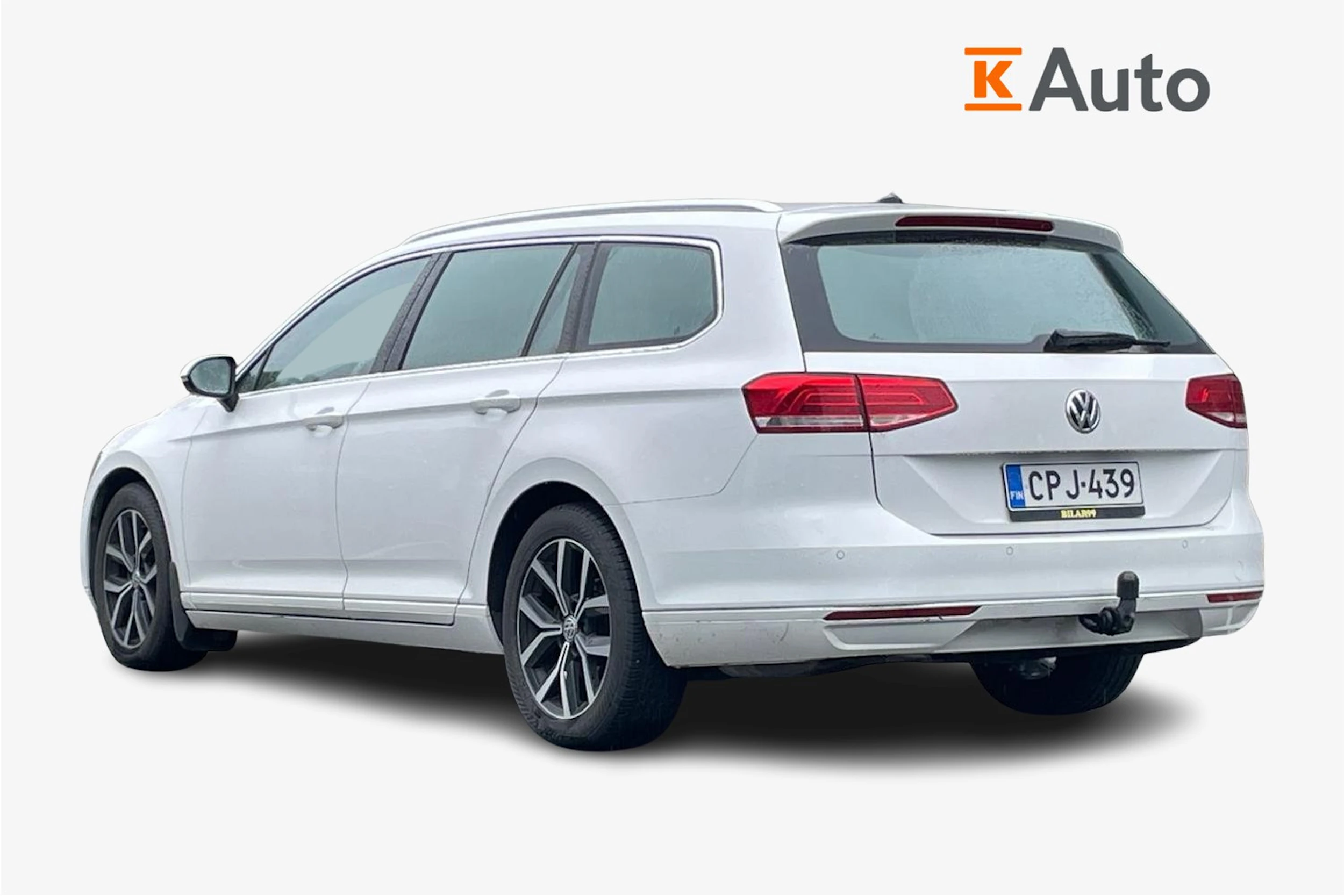 valkoinen Volkswagen Passat 2019 kuva 2.