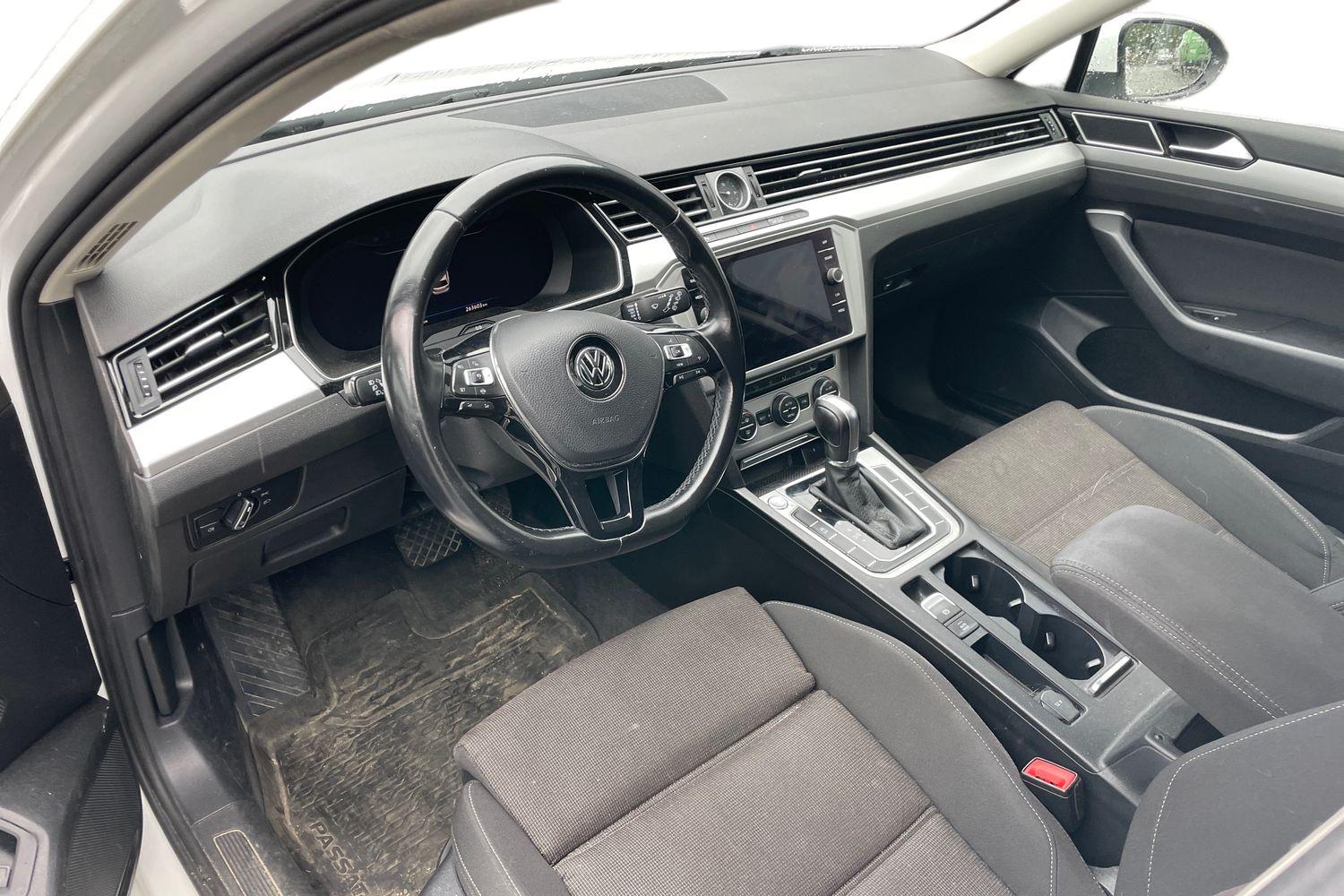 Volkswagen Passat 2019, kuva 3/3
