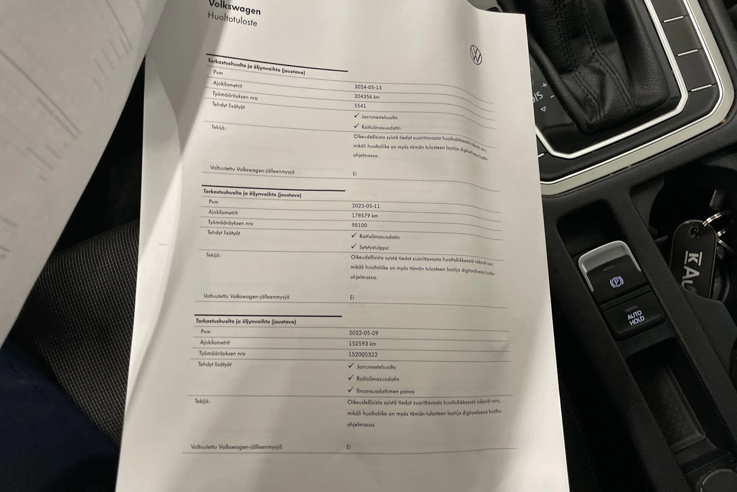 valkoinen Volkswagen Passat 2019 kuva 22.