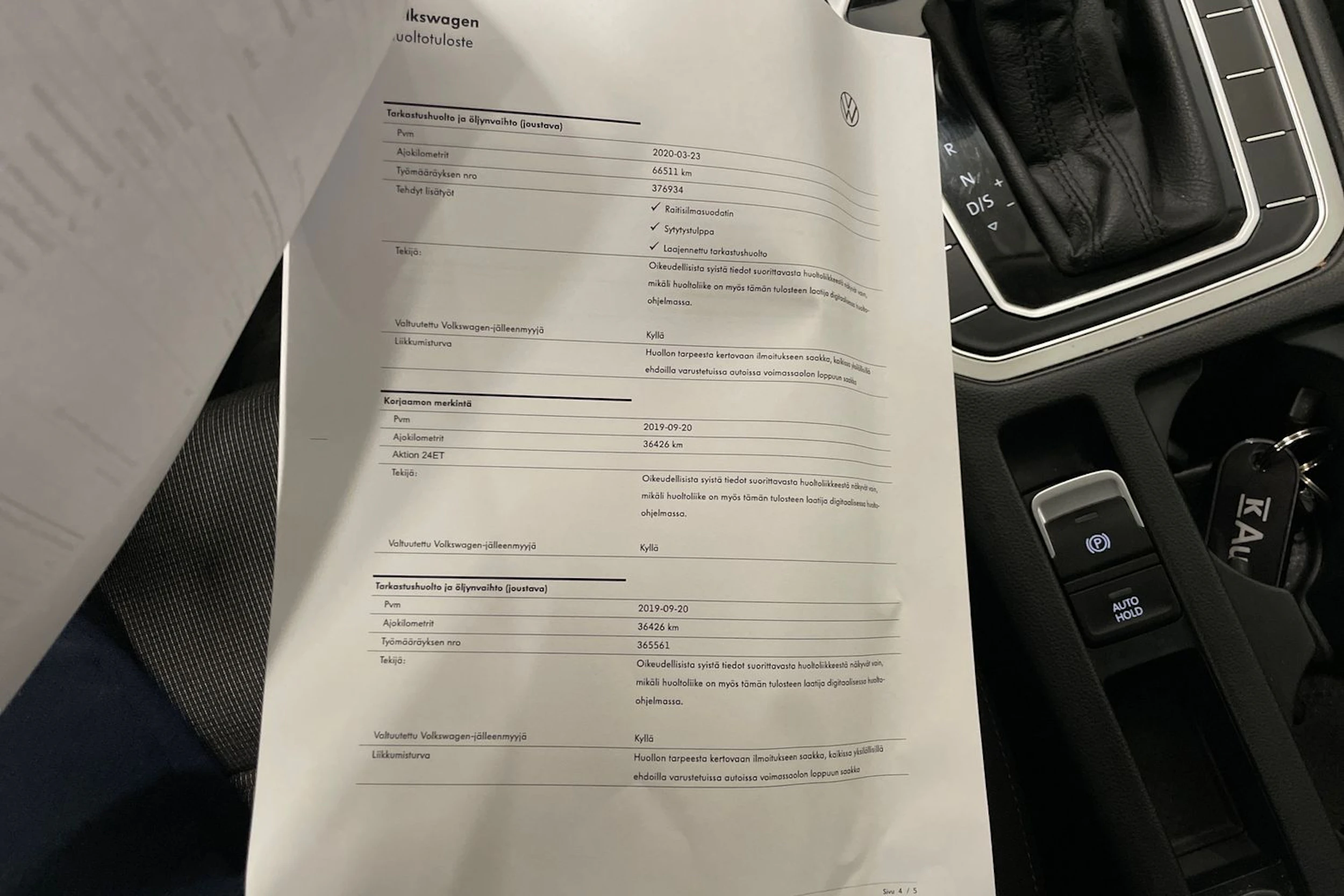 valkoinen Volkswagen Passat 2019 kuva 24.