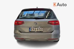 sininen Volkswagen Passat 2019 kuva 3.