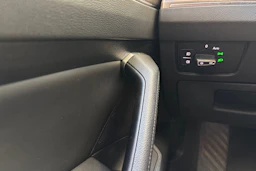 sininen Volkswagen Passat 2019 kuva 15.