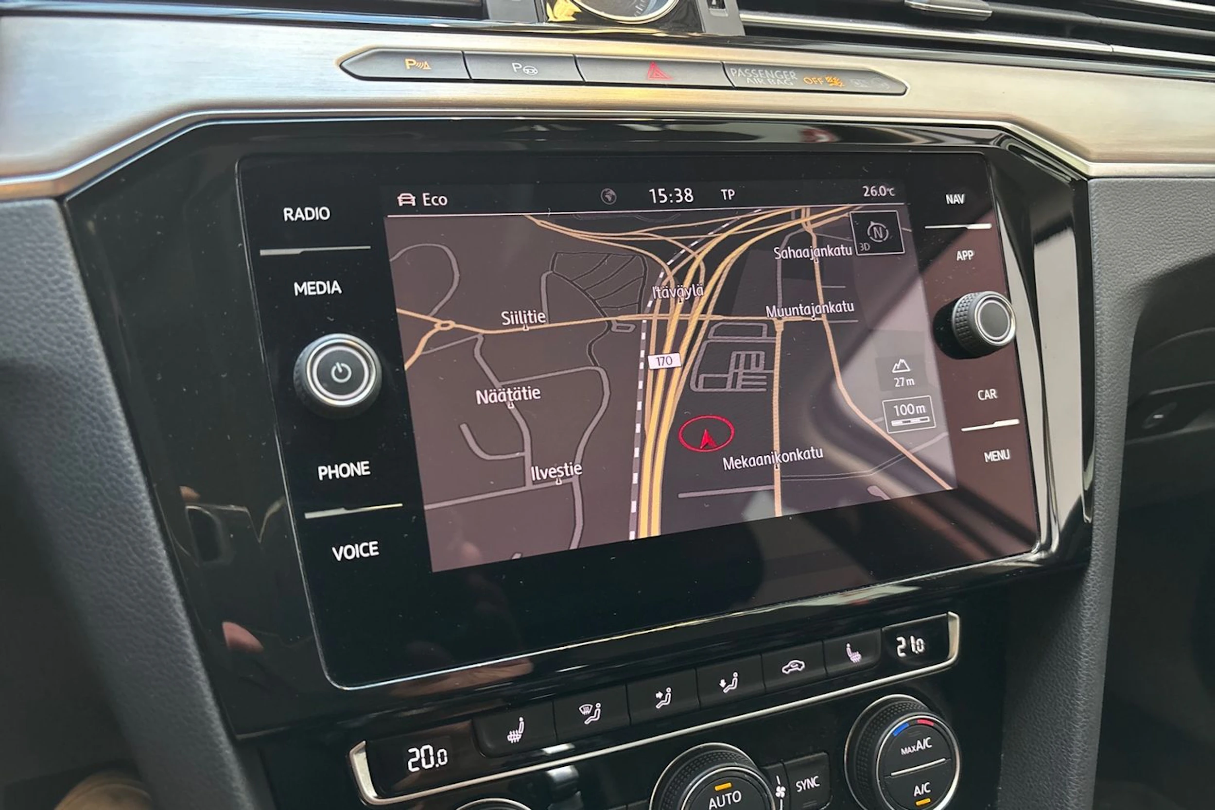 sininen Volkswagen Passat 2019 kuva 20.