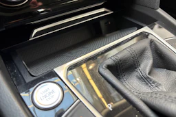 sininen Volkswagen Passat 2019 kuva 23.