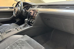 sininen Volkswagen Passat 2019 kuva 25.