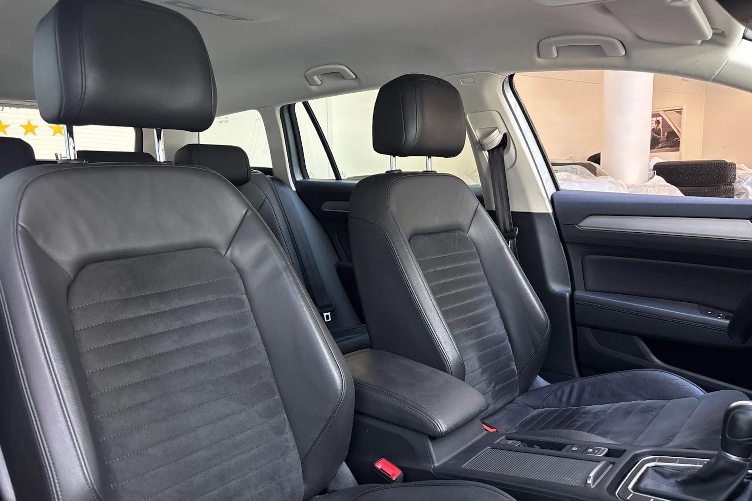 sininen Volkswagen Passat 2019 kuva 26.