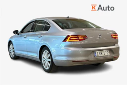 sininen Volkswagen Passat 2019 kuva 2.