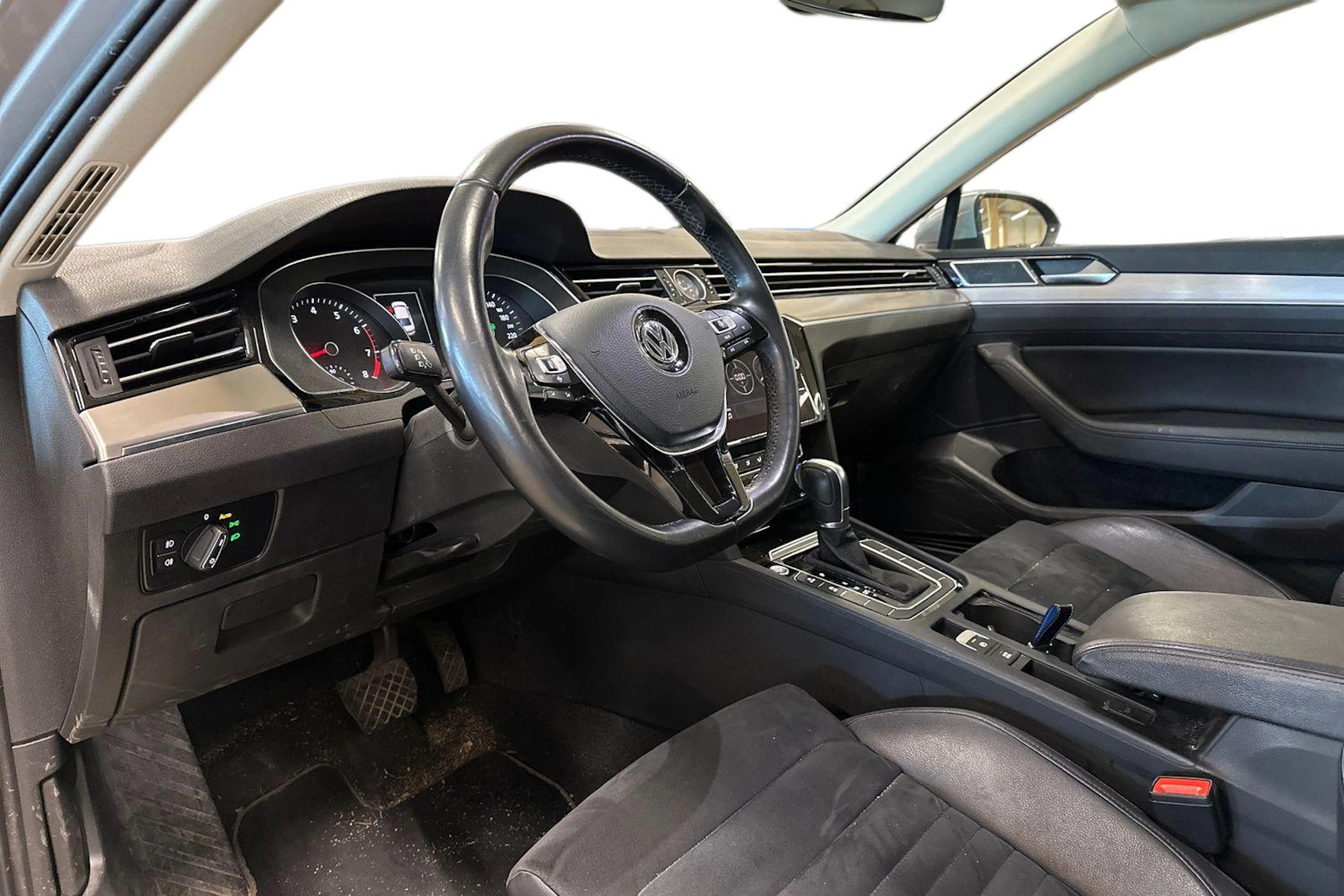 sininen Volkswagen Passat 2019 kuva 3.
