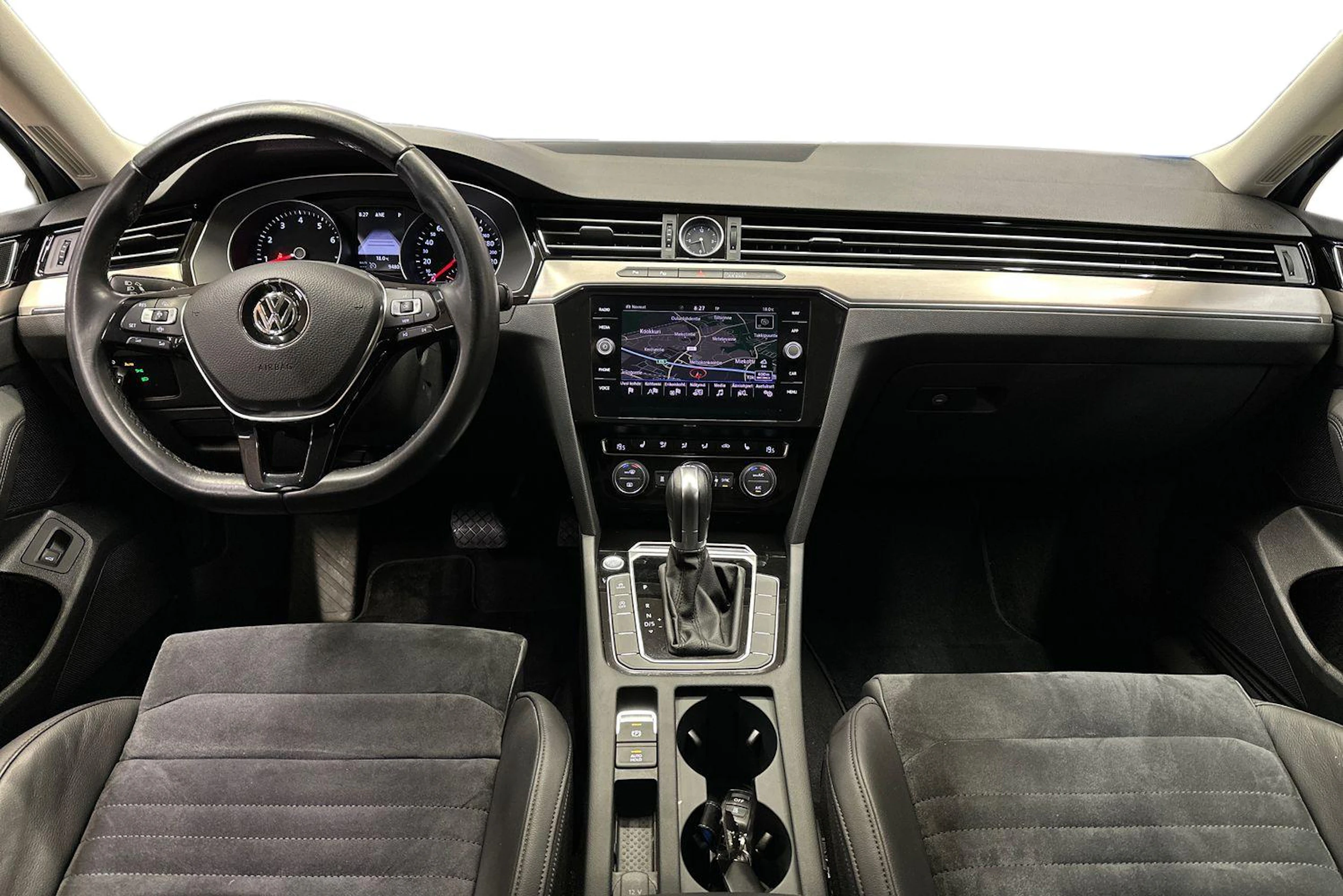 sininen Volkswagen Passat 2019 kuva 7.