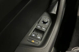 sininen Volkswagen Passat 2019 kuva 24.