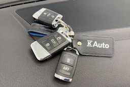 sininen Volkswagen Passat 2019 kuva 27.