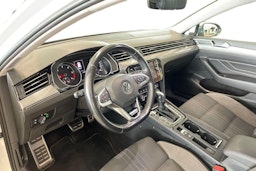 valkoinen Volkswagen Passat 2020 kuva 7.