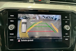valkoinen Volkswagen Passat 2020 kuva 20.