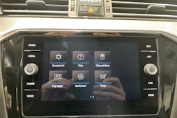 valkoinen Volkswagen Passat 2020 kuva 22.