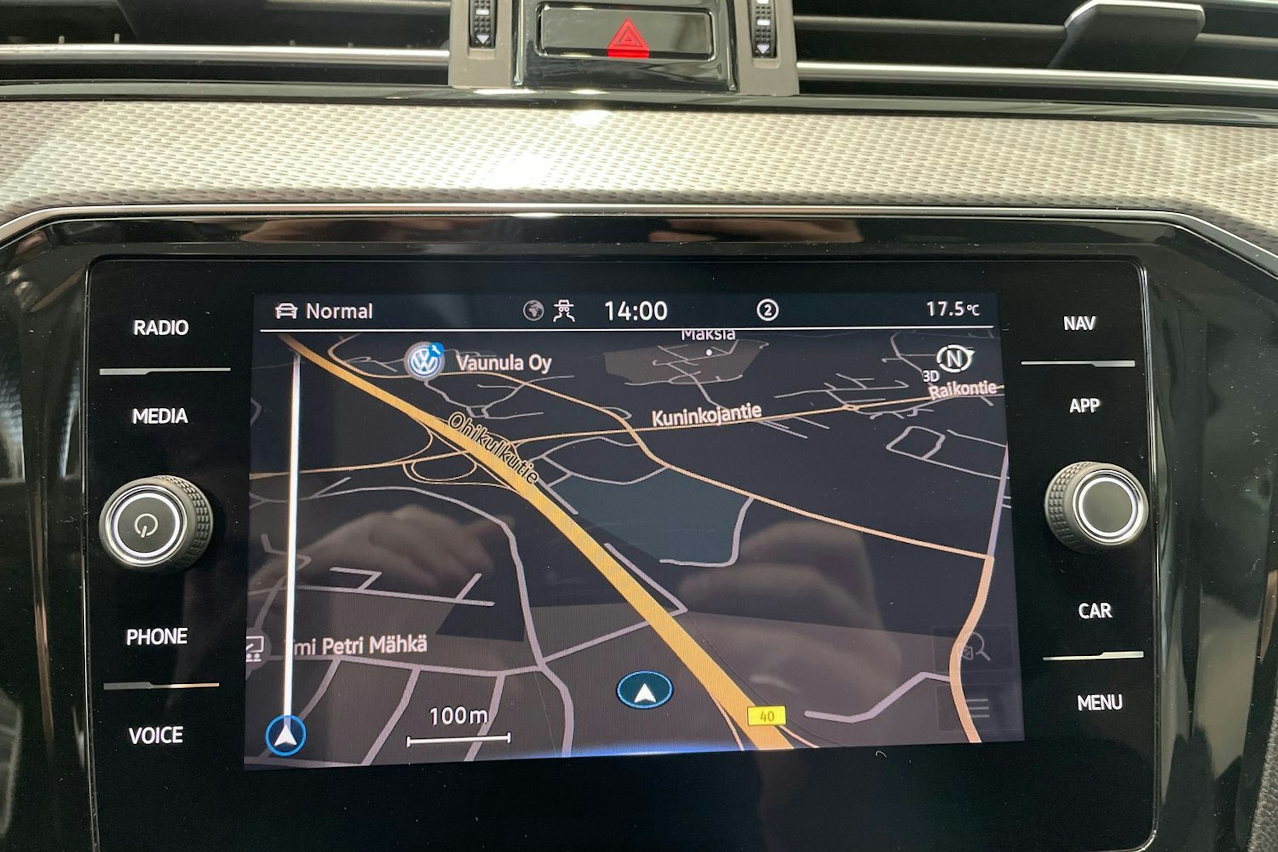 valkoinen Volkswagen Passat 2020 kuva 25.