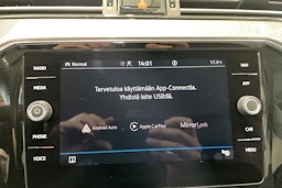 valkoinen Volkswagen Passat 2020 kuva 28.