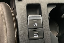 valkoinen Volkswagen Passat 2020 kuva 33.