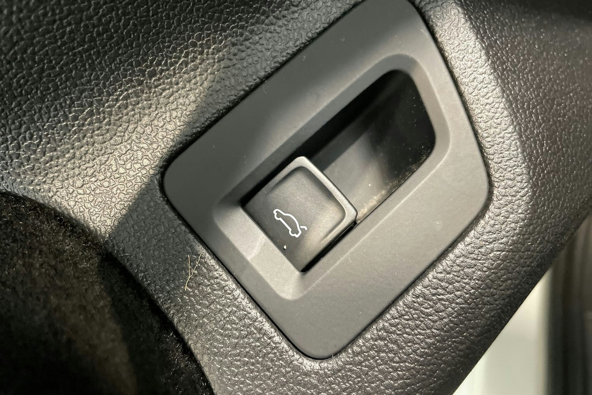 valkoinen Volkswagen Passat 2020 kuva 37.