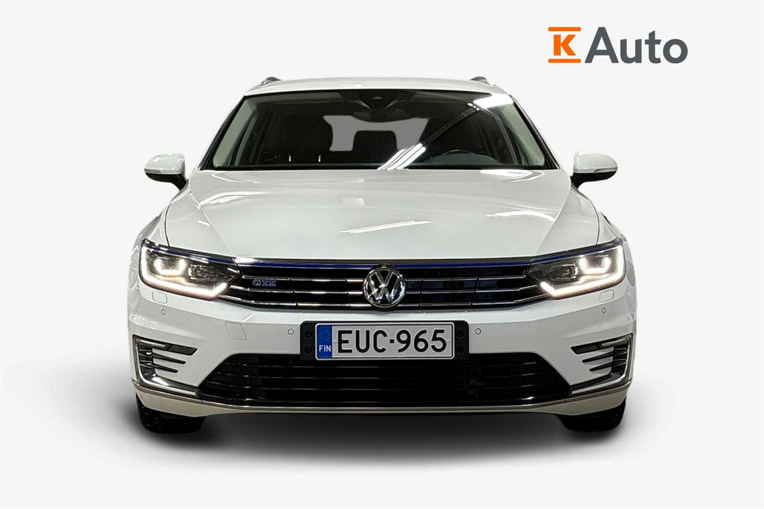 Valkoinen Volkswagen PASSAT 2019 kuva 5.