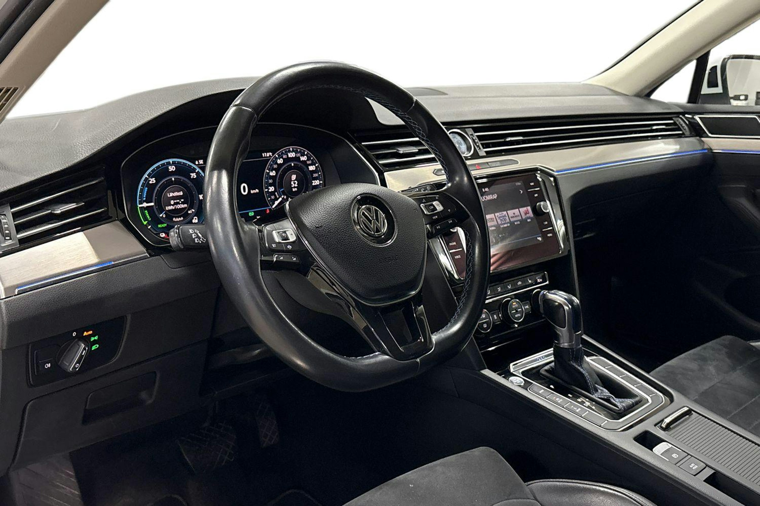 Valkoinen Volkswagen PASSAT 2019 kuva 7.