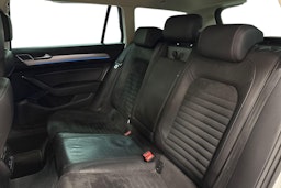 Valkoinen Volkswagen PASSAT 2019 kuva 10.
