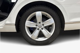 Valkoinen Volkswagen PASSAT 2019 kuva 11.