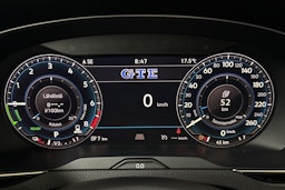 Valkoinen Volkswagen PASSAT 2019 kuva 16.