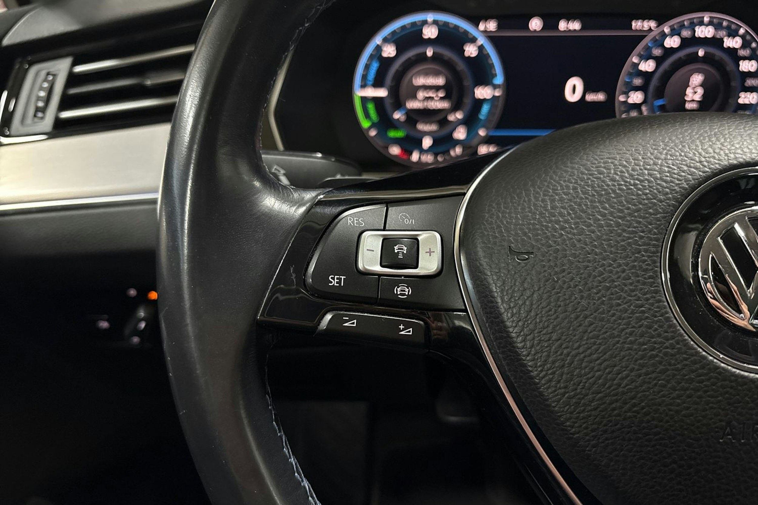 Valkoinen Volkswagen PASSAT 2019 kuva 17.