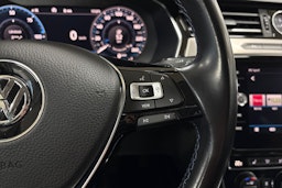 Valkoinen Volkswagen PASSAT 2019 kuva 18.