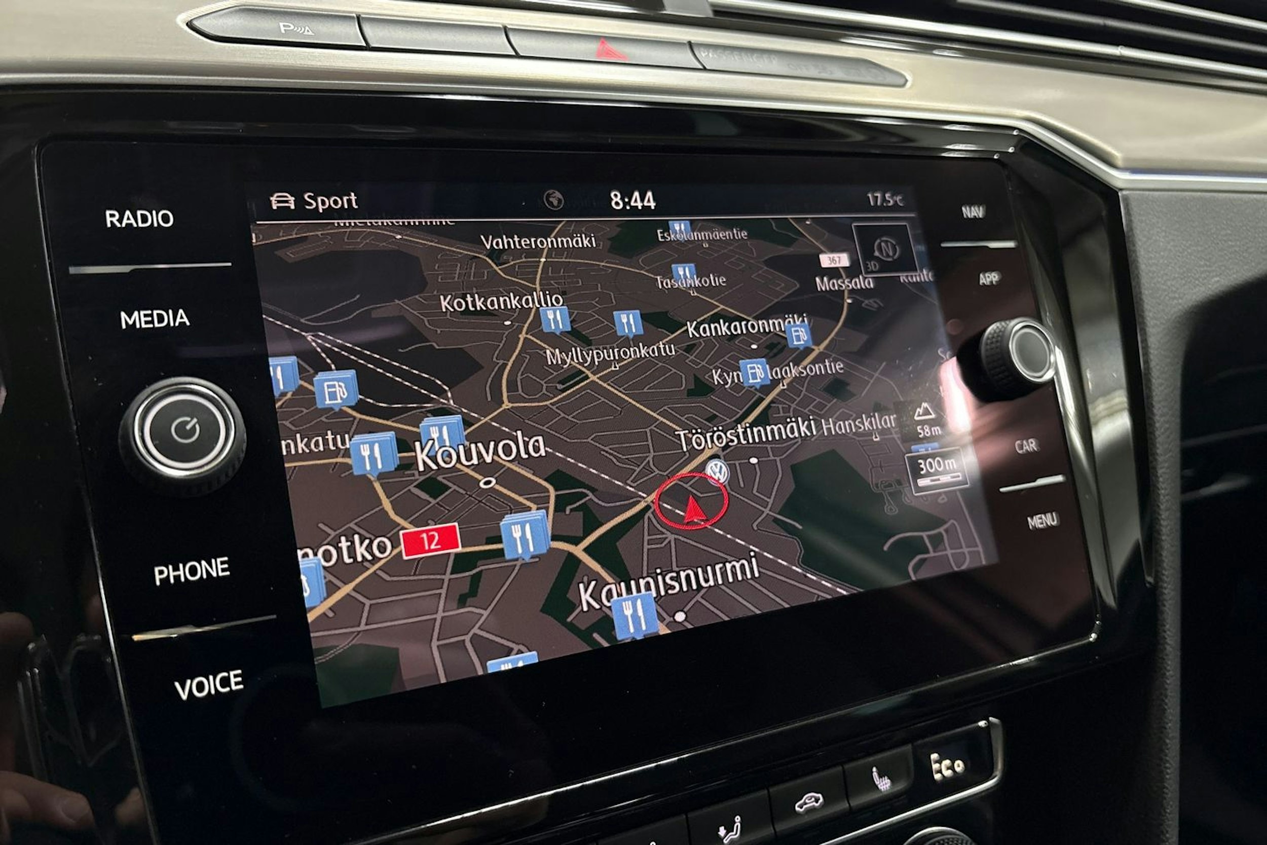 Valkoinen Volkswagen PASSAT 2019 kuva 19.