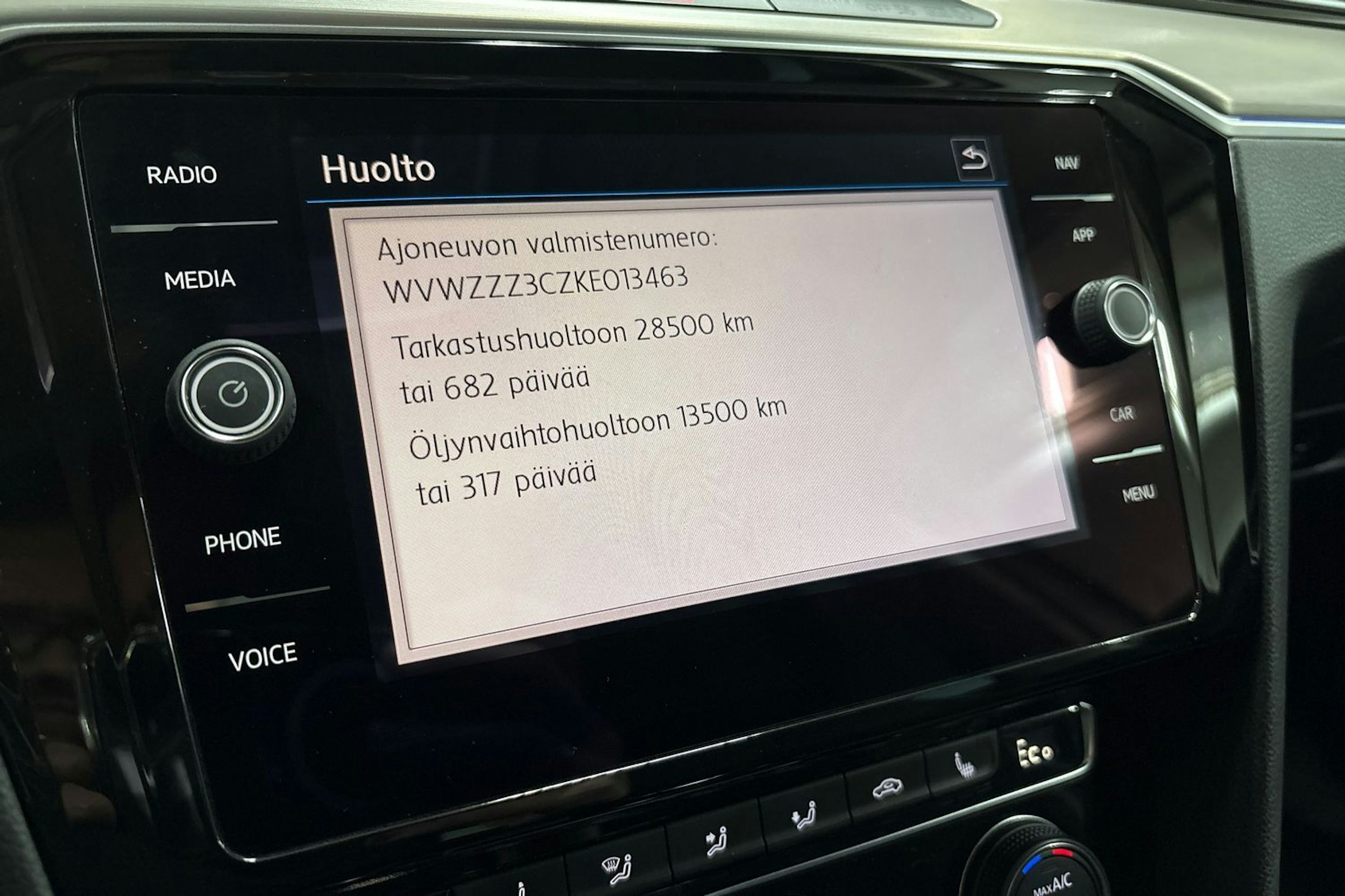 Valkoinen Volkswagen PASSAT 2019 kuva 21.