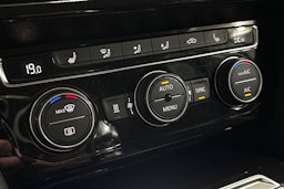 Valkoinen Volkswagen PASSAT 2019 kuva 25.