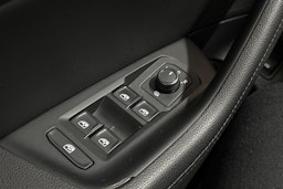 Valkoinen Volkswagen PASSAT 2019 kuva 28.