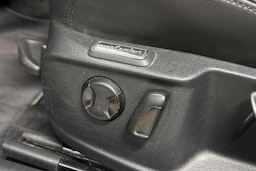 Valkoinen Volkswagen PASSAT 2019 kuva 29.