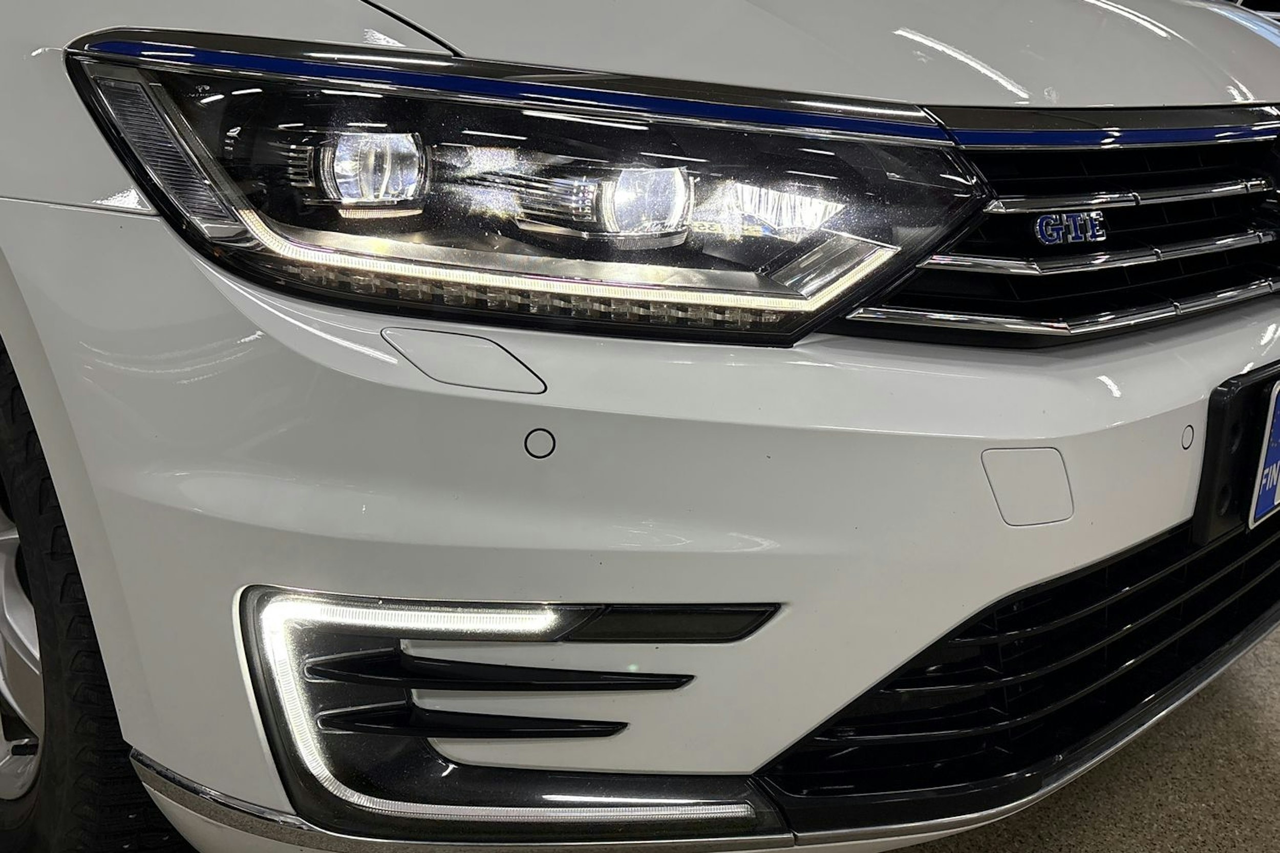 Valkoinen Volkswagen PASSAT 2019 kuva 36.