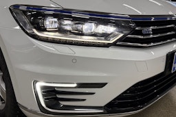Valkoinen Volkswagen PASSAT 2019 kuva 36.