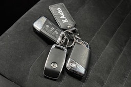 Valkoinen Volkswagen PASSAT 2019 kuva 37.