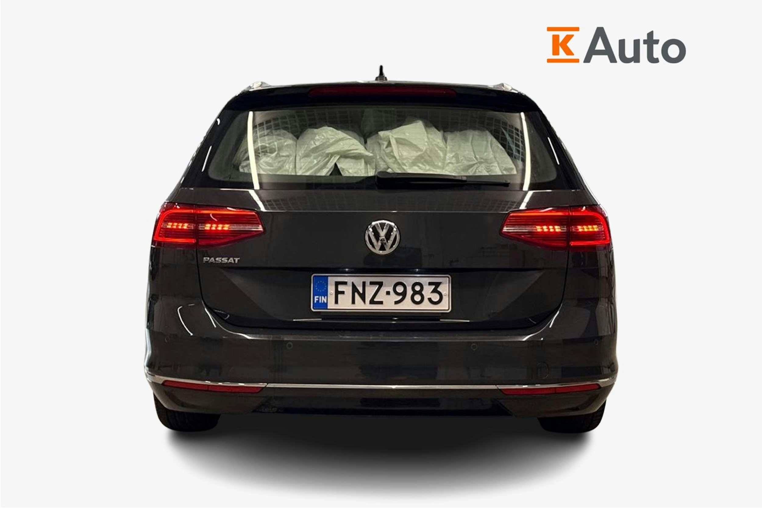 harmaa Volkswagen Passat 2019 kuva 3.