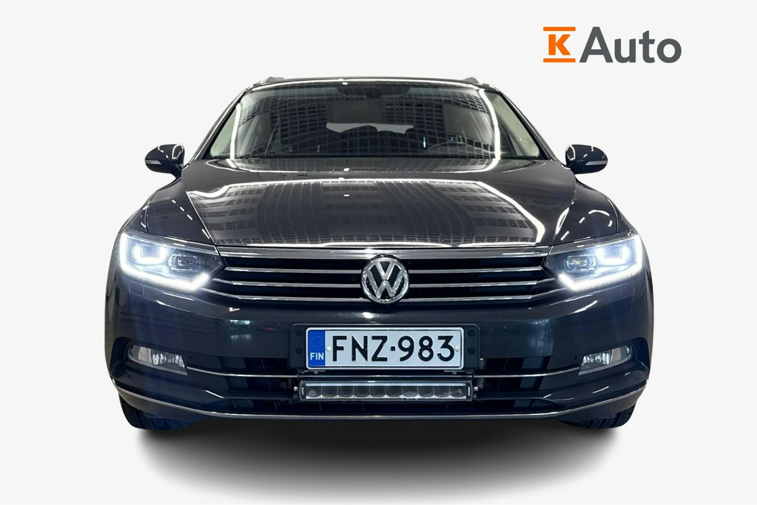harmaa Volkswagen Passat 2019 kuva 4.
