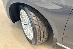 harmaa Volkswagen Passat 2019 kuva 10.