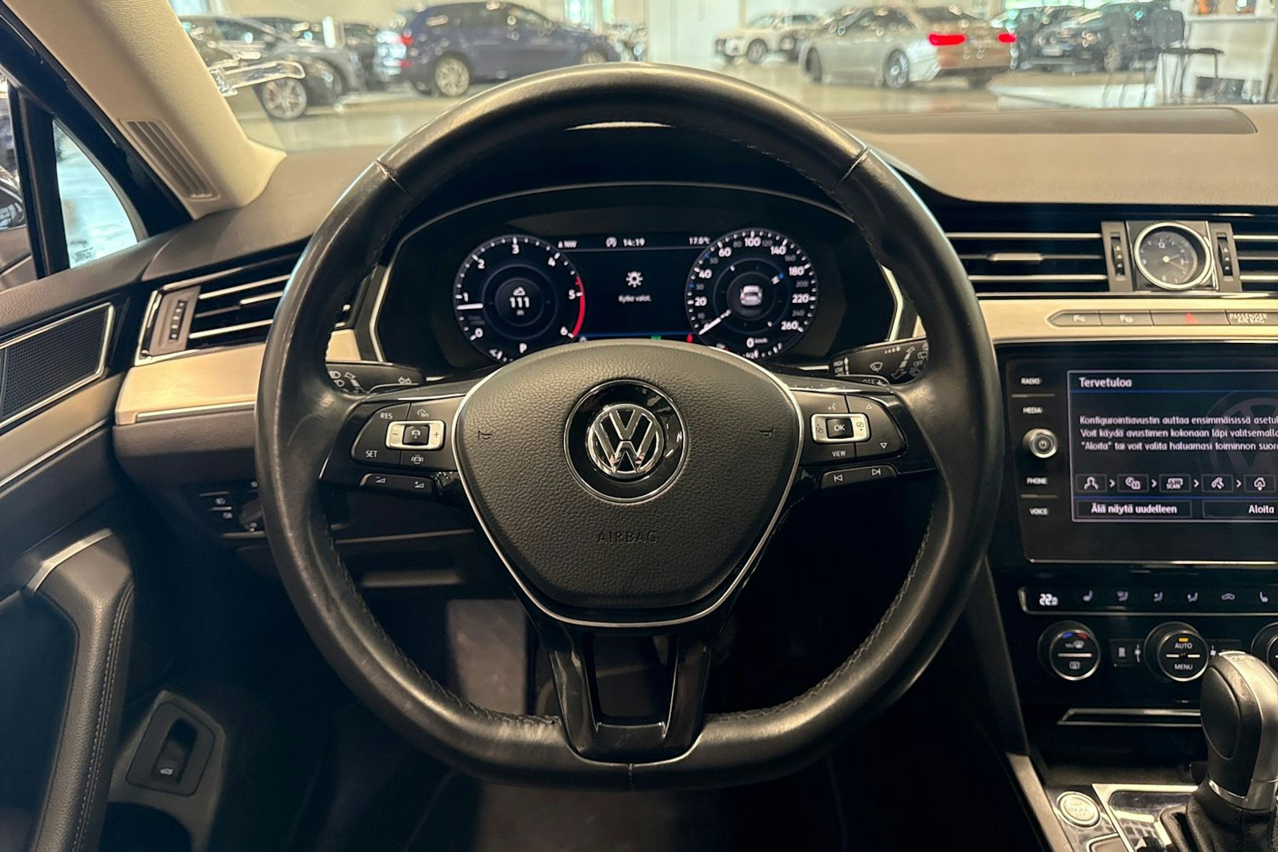 harmaa Volkswagen Passat 2019 kuva 11.
