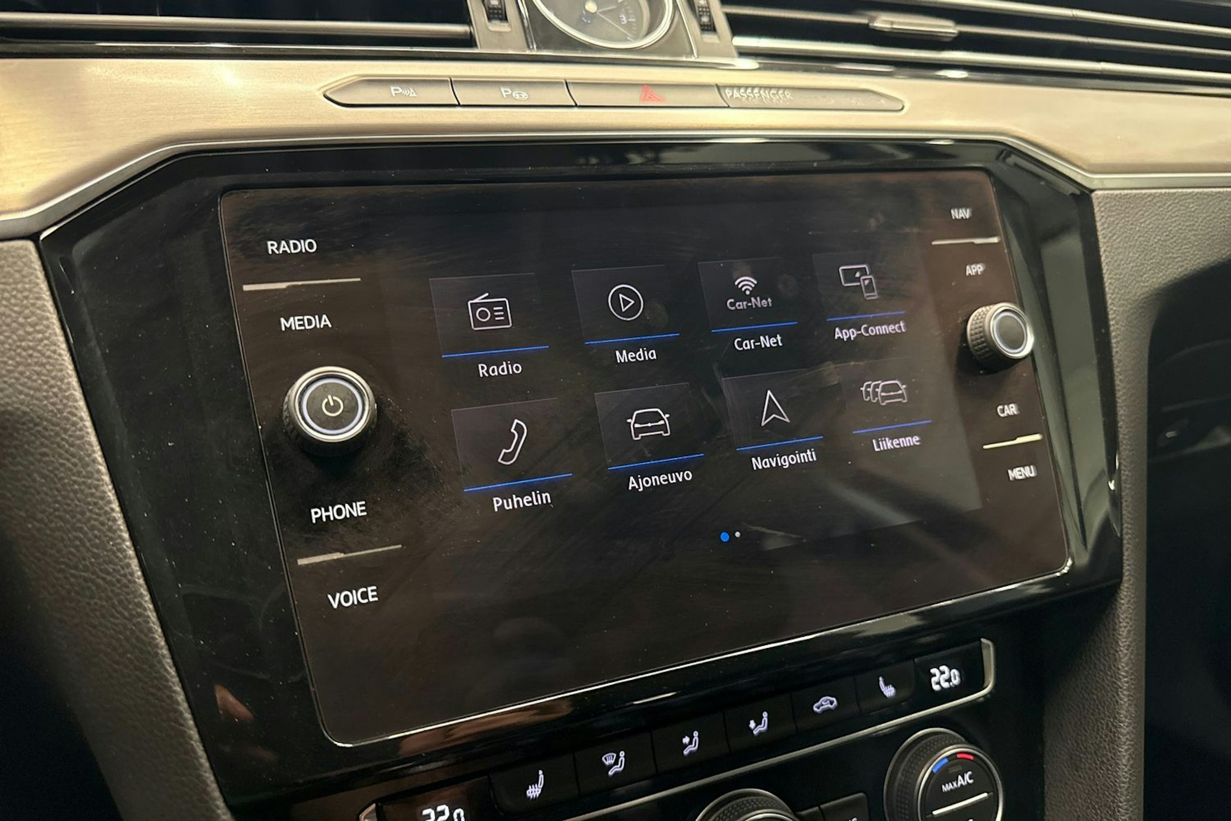 harmaa Volkswagen Passat 2019 kuva 16.